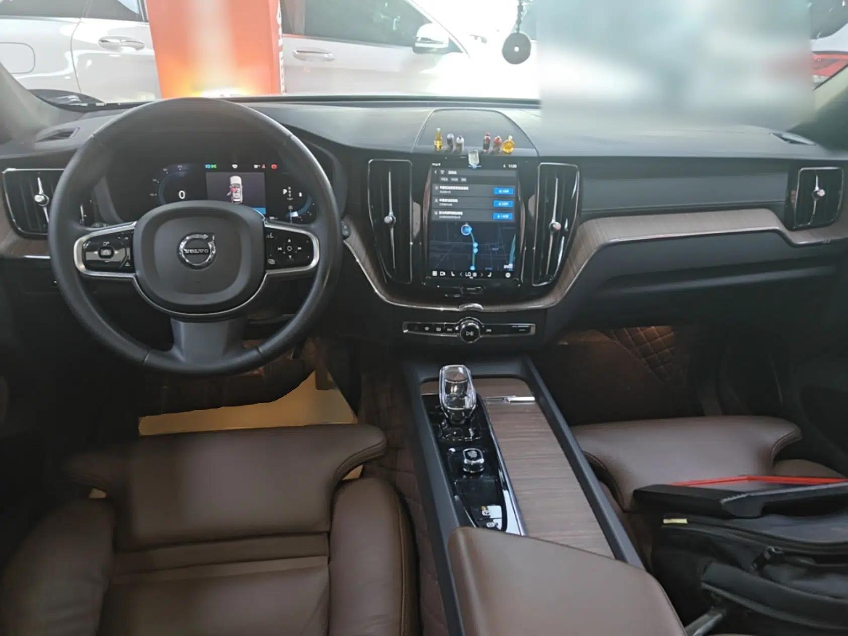 Volvo XC60 2023 B5 4x4 Smart Luxury Edition — миниатюра 19