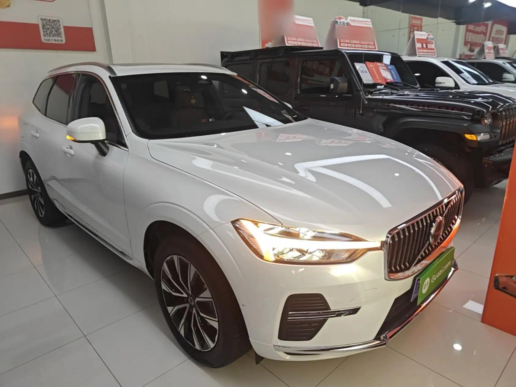 Volvo XC60 2023 B5 4x4 Smart Luxury Edition — миниатюра 3