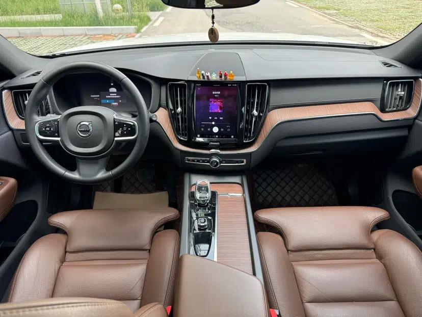 Volvo XC60 2023 B5 4x4 Smart Luxury Edition — миниатюра 22