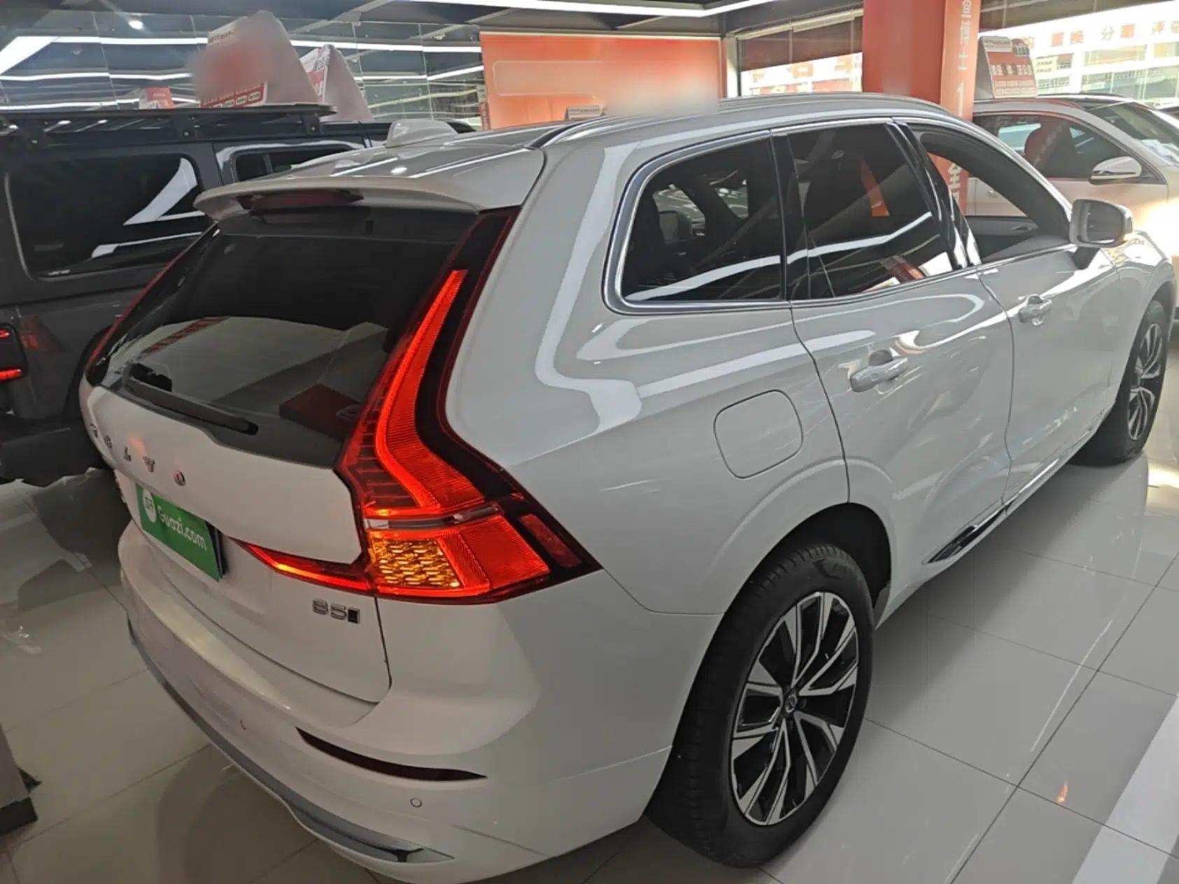 Volvo XC60 2023 B5 4x4 Smart Luxury Edition — миниатюра 5