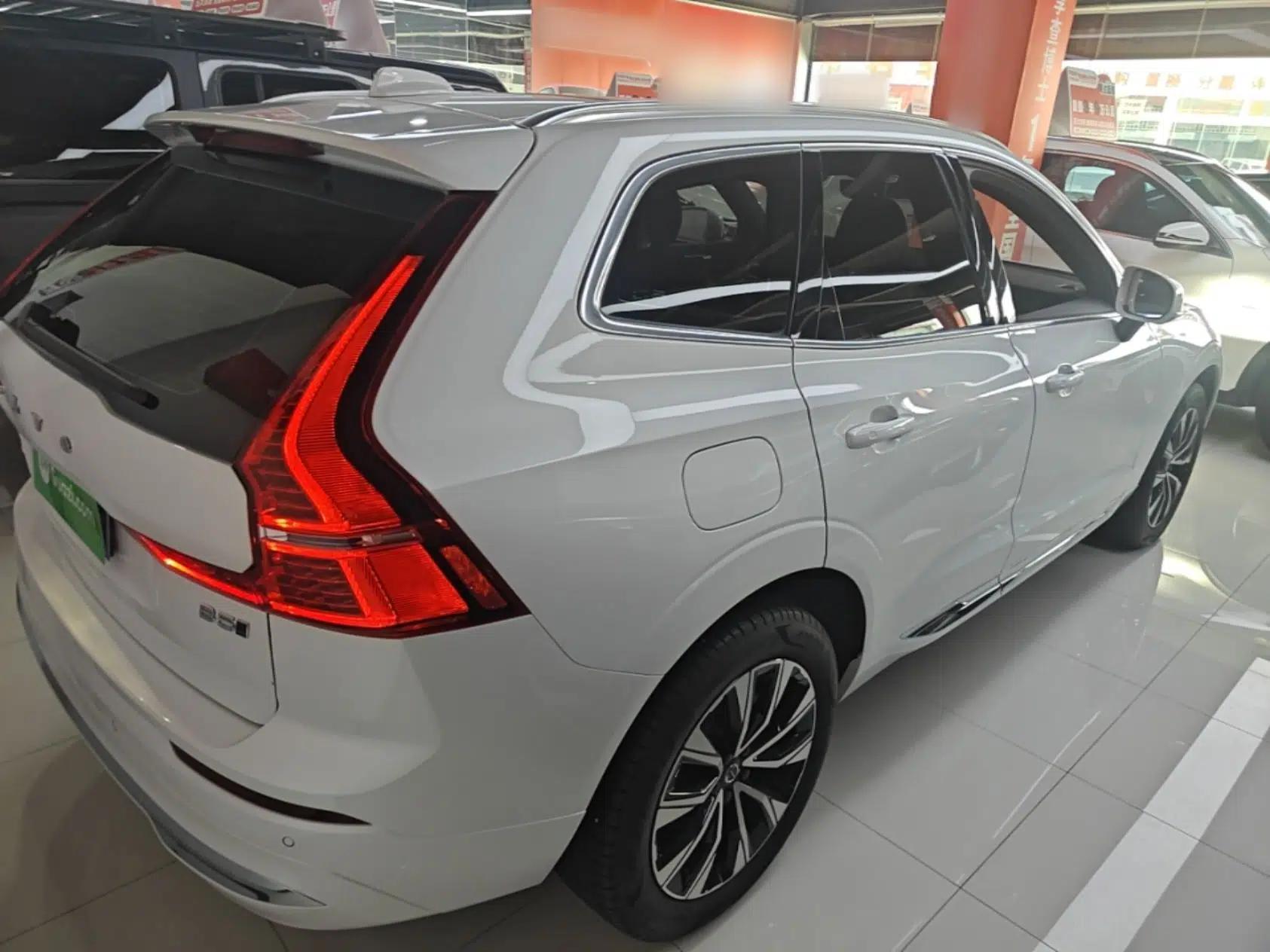 Volvo XC60 2023 B5 4x4 Smart Luxury Edition — миниатюра 6