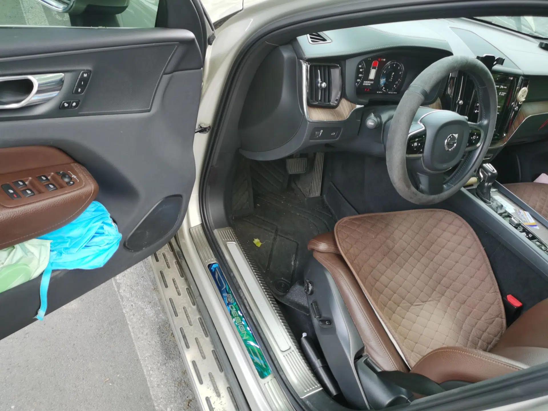Volvo XC60 2021 T5 4x4 Smart Luxury Edition — миниатюра 16