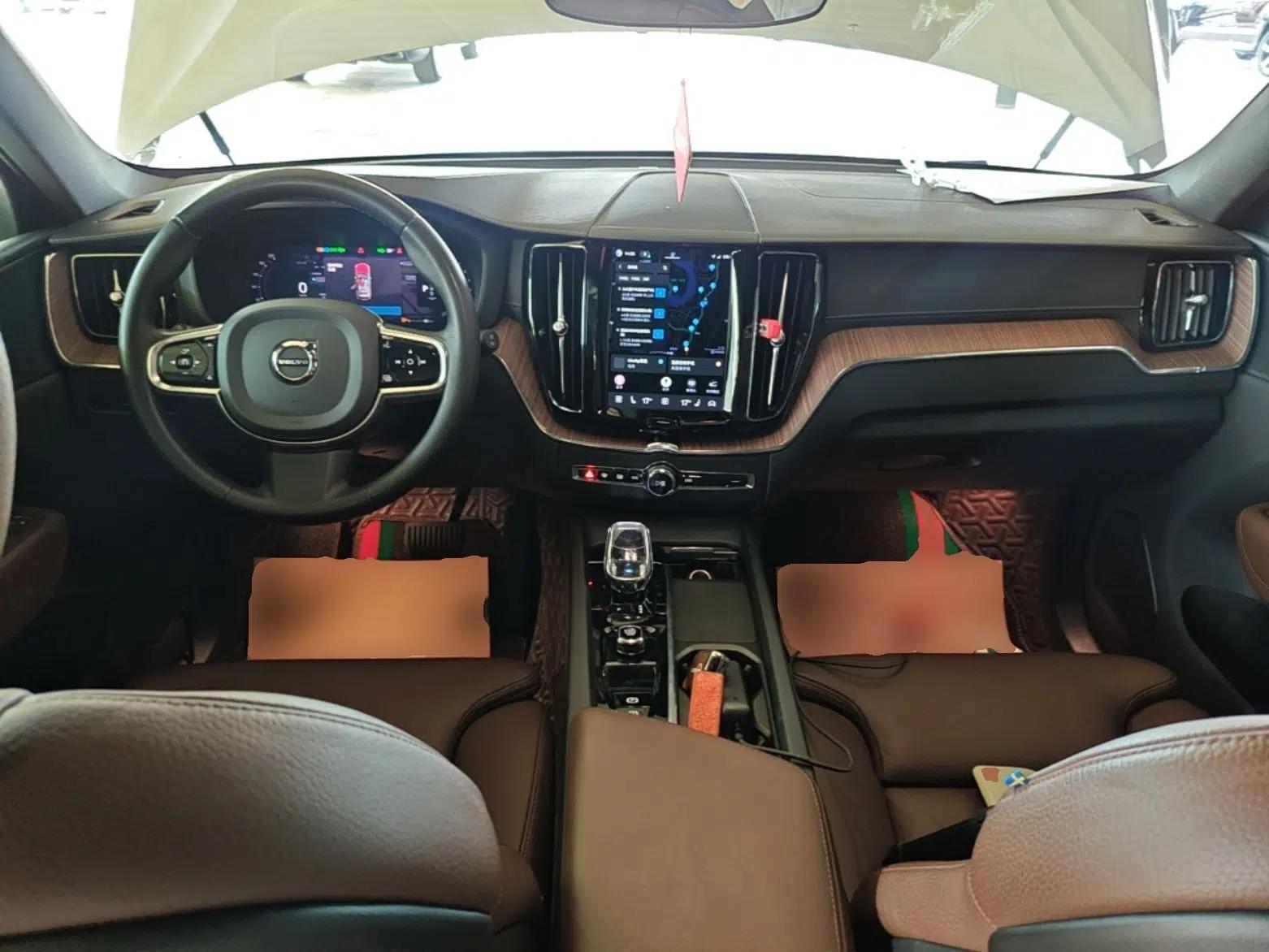 Volvo XC60 2024 B5 4x4 Smart Luxury Edition — миниатюра 12