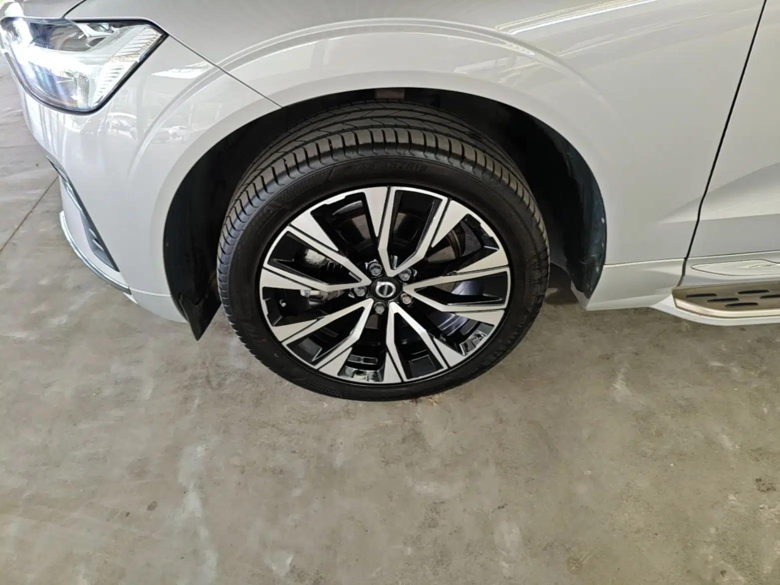 Volvo XC60 2024 B5 4x4 Smart Luxury Edition — миниатюра 10