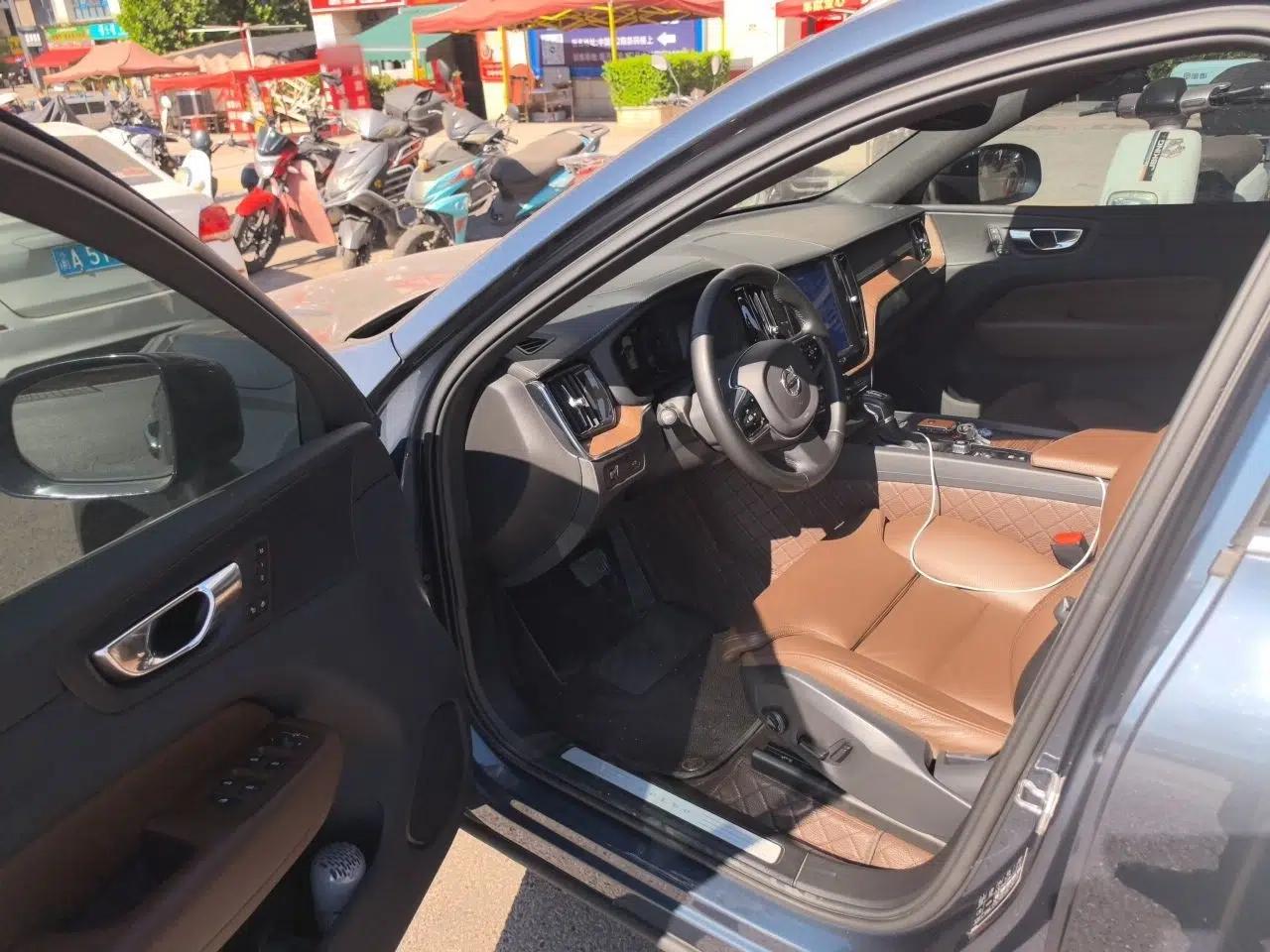 Volvo XC60 2021 T5 4x4 Smart Luxury Edition — миниатюра 16
