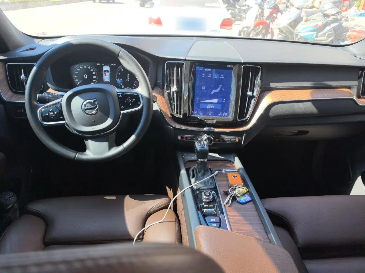 Volvo XC60 2021 T5 4x4 Smart Luxury Edition — миниатюра 9