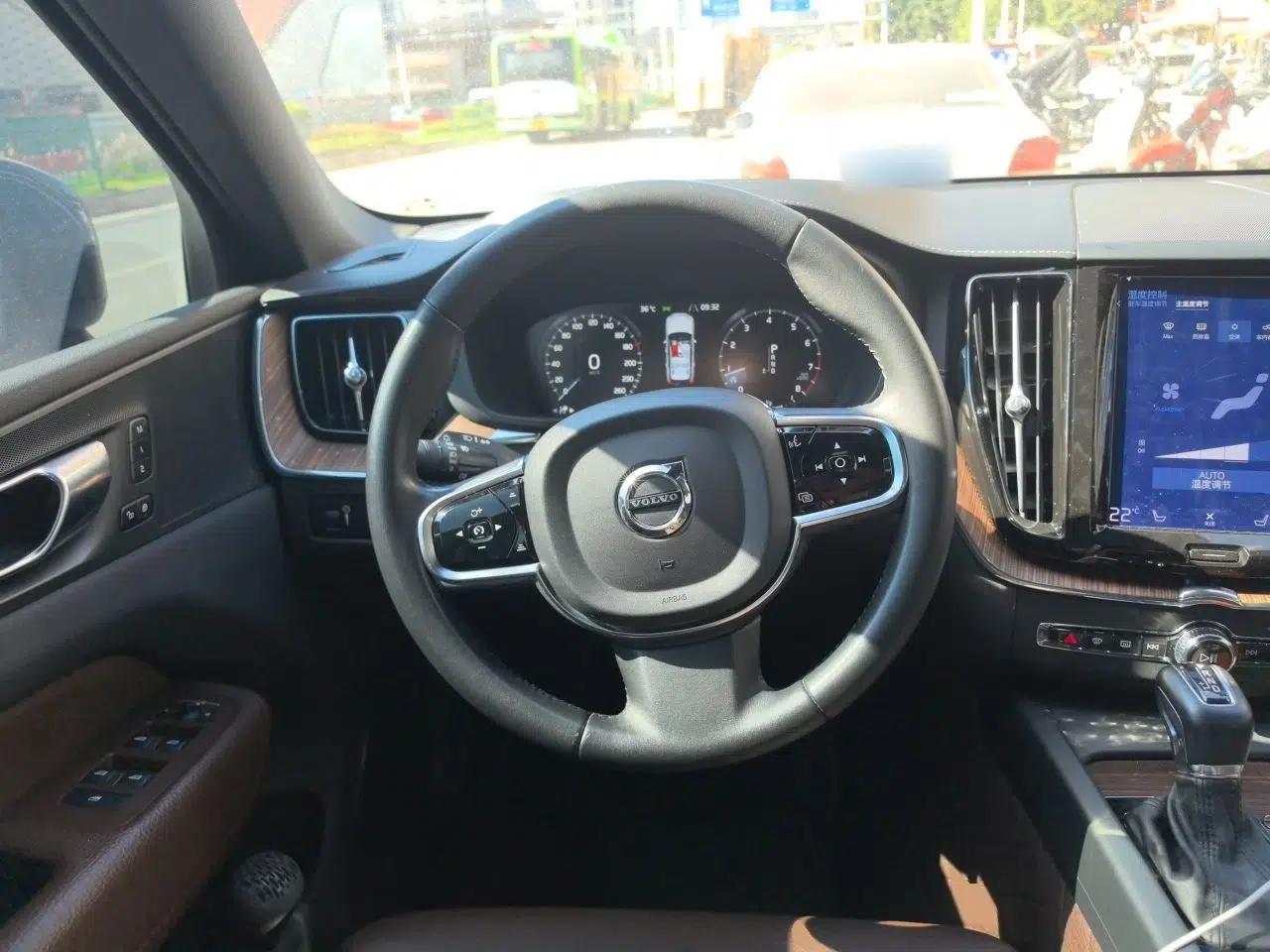 Volvo XC60 2021 T5 4x4 Smart Luxury Edition — миниатюра 10