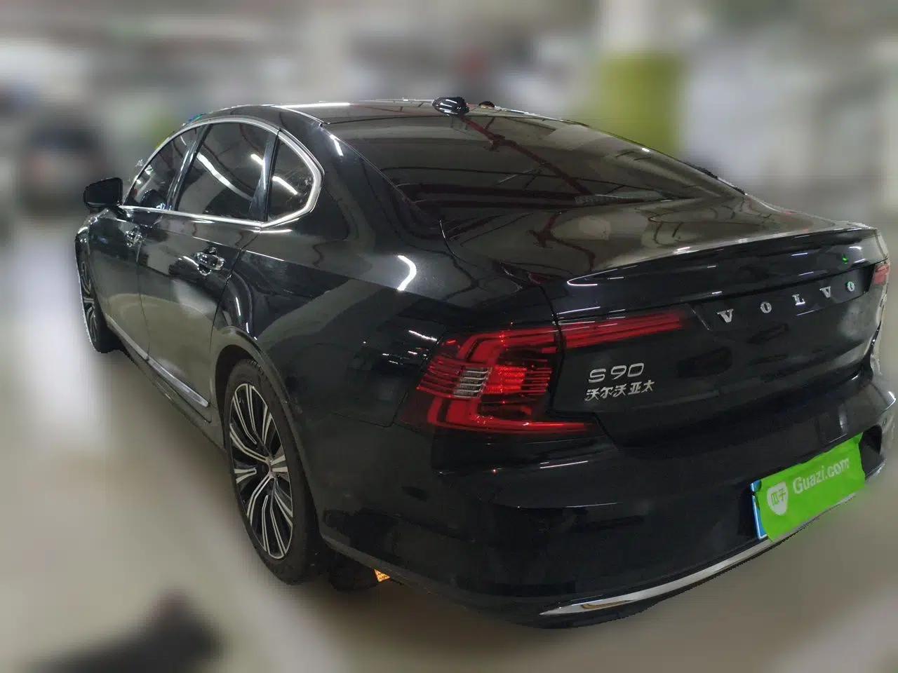 Volvo S90 2022 B5 Zhiyuan Luxury Edition — миниатюра 4