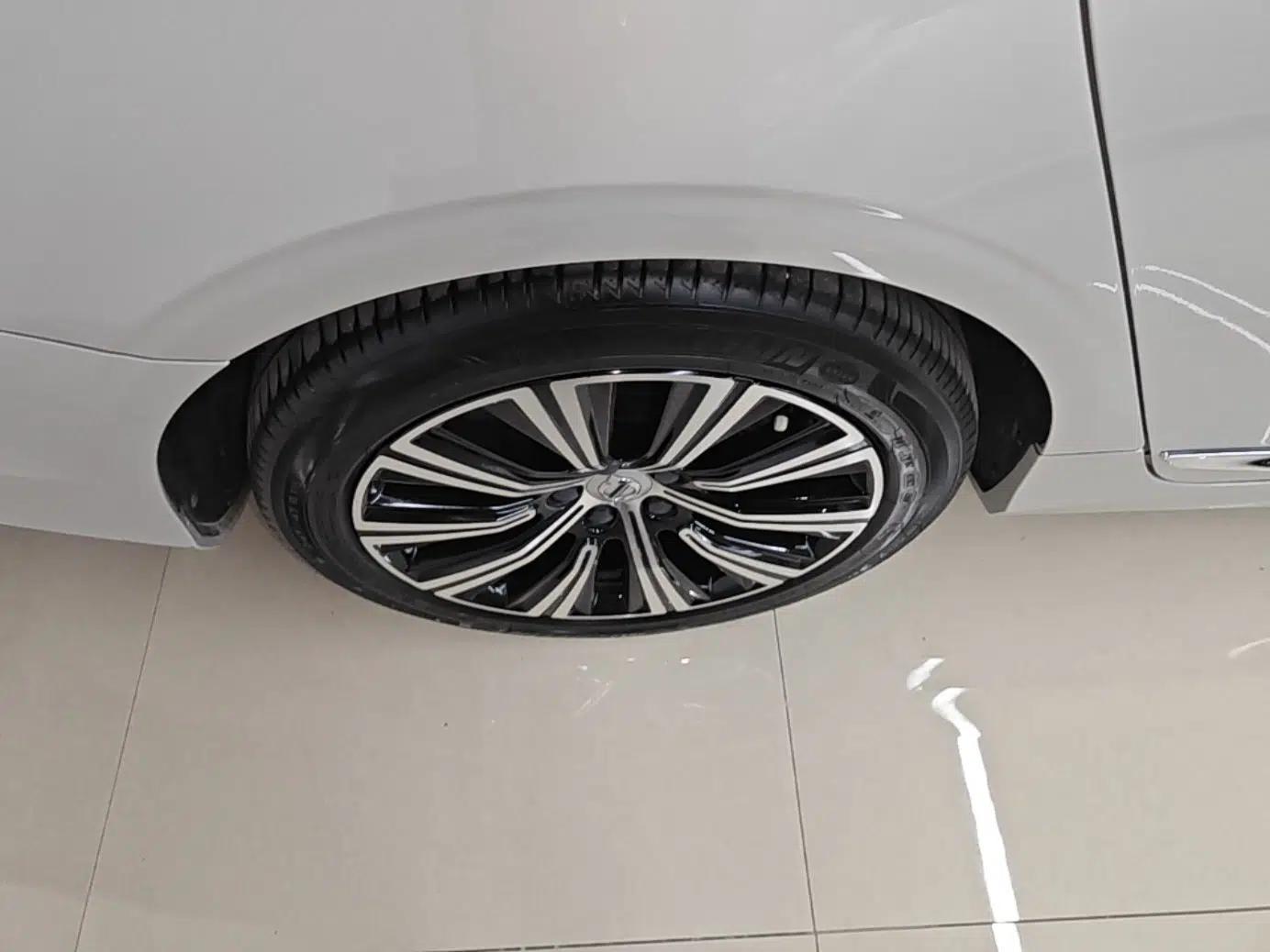 Volvo S90 2021 B5 Zhiyi Luxury Edition — миниатюра 11