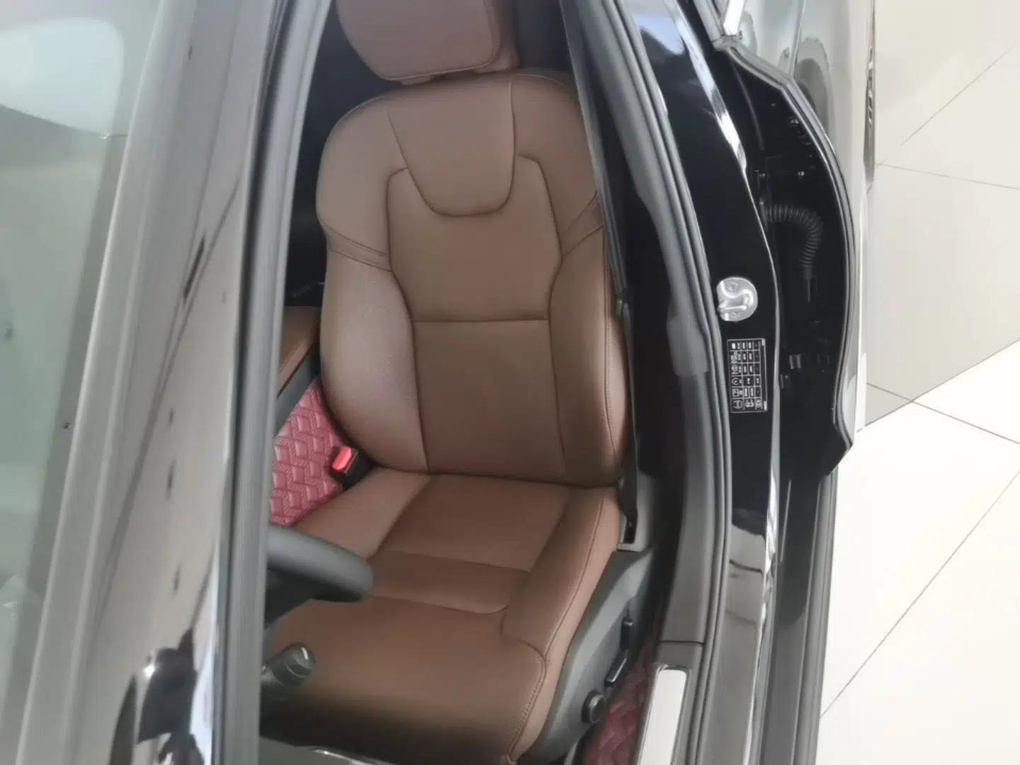 Volvo S90 2024 B5 Zhiyi Luxury Edition — миниатюра 17