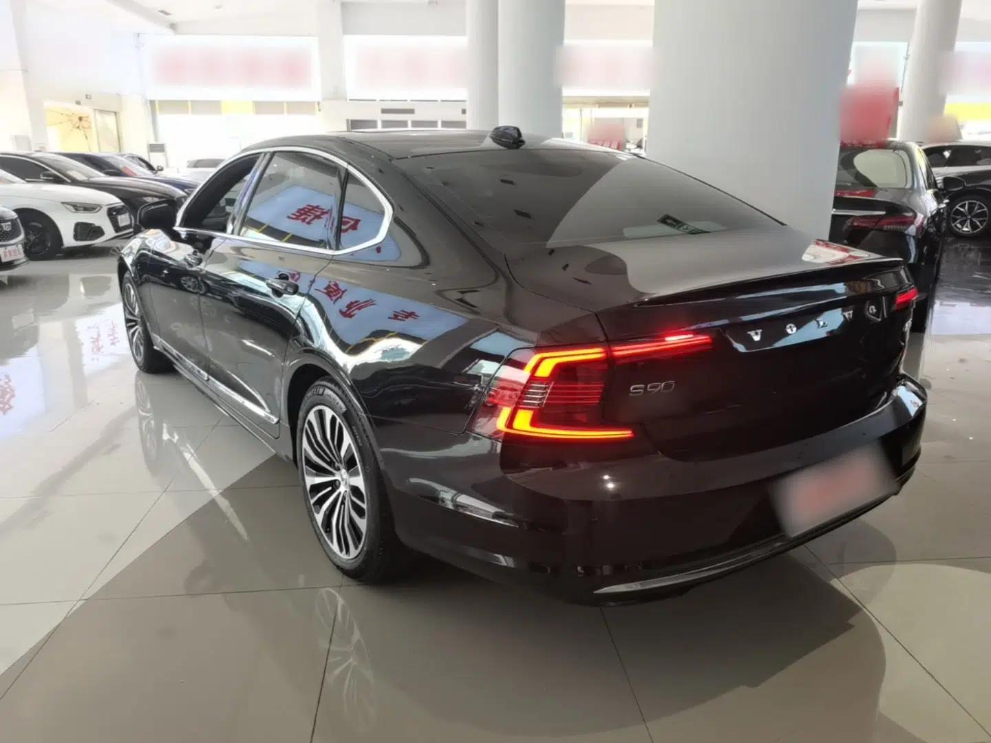 Volvo S90 2024 B5 Zhiyi Luxury Edition — миниатюра 4