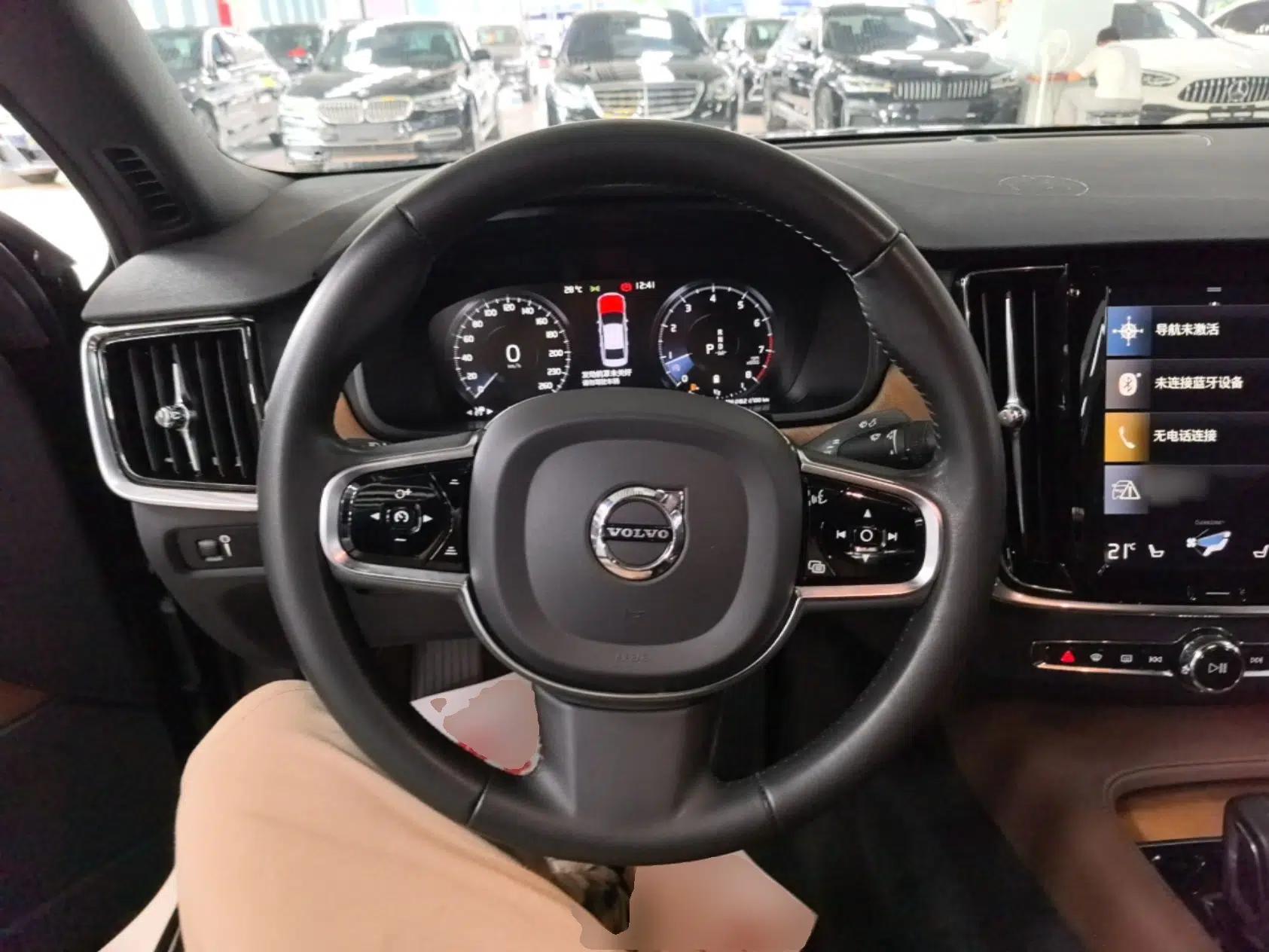 Volvo S90 2021 B5 Zhiyi Luxury Edition — миниатюра 13