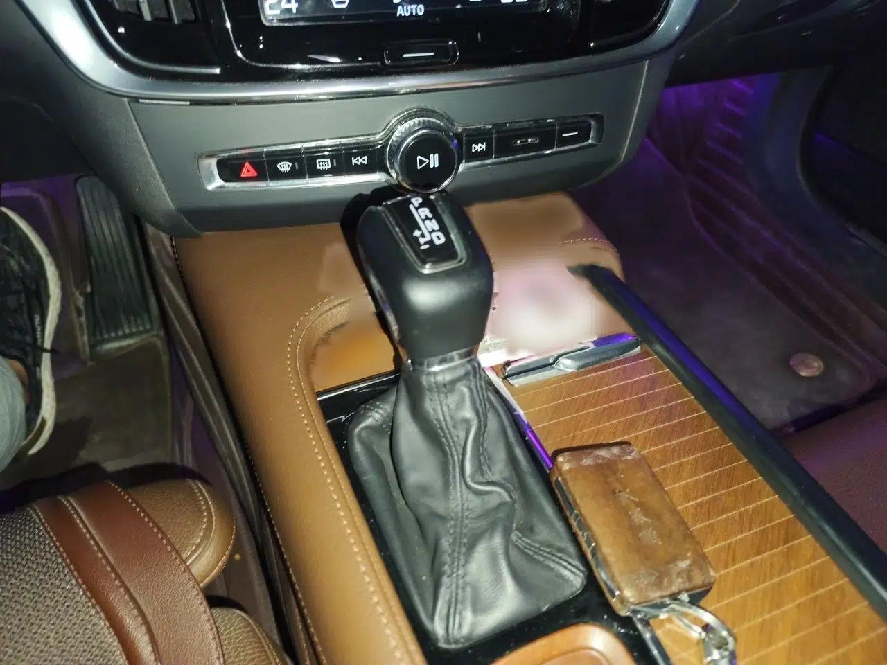 Volvo S90 2020 T5 Zhiyuan Luxury Edition — миниатюра 16