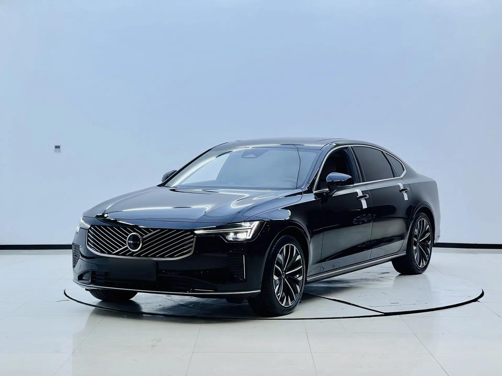 Volvo S90 2026 B5 Zhiya Luxury Edition — миниатюра 1