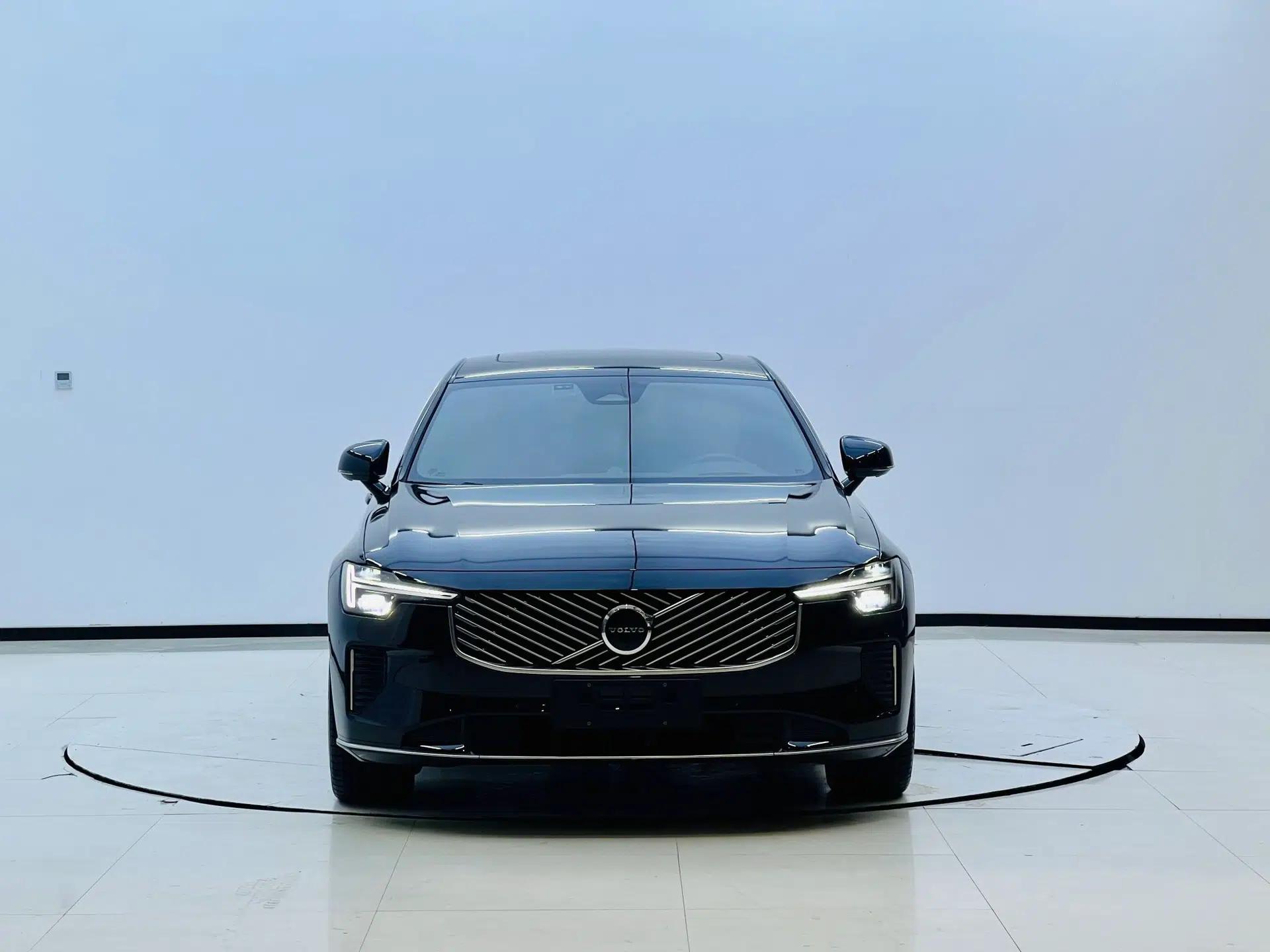 Volvo S90 2026 B5 Zhiya Luxury Edition — миниатюра 2