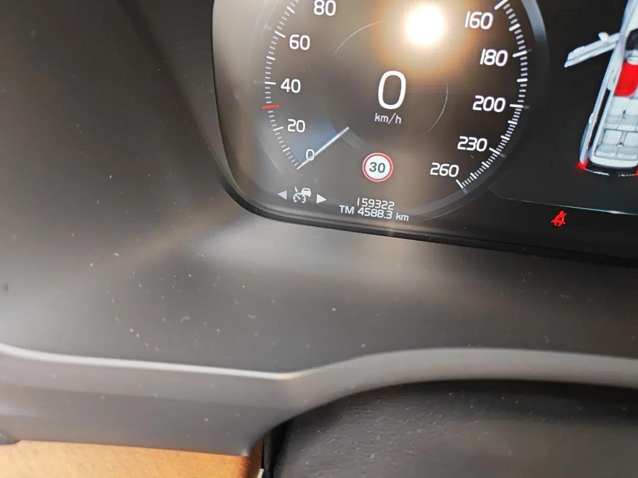 Volvo XC90 2019 T6 Zhiyi Edition 7-Seater China V Emission Standard — миниатюра 12