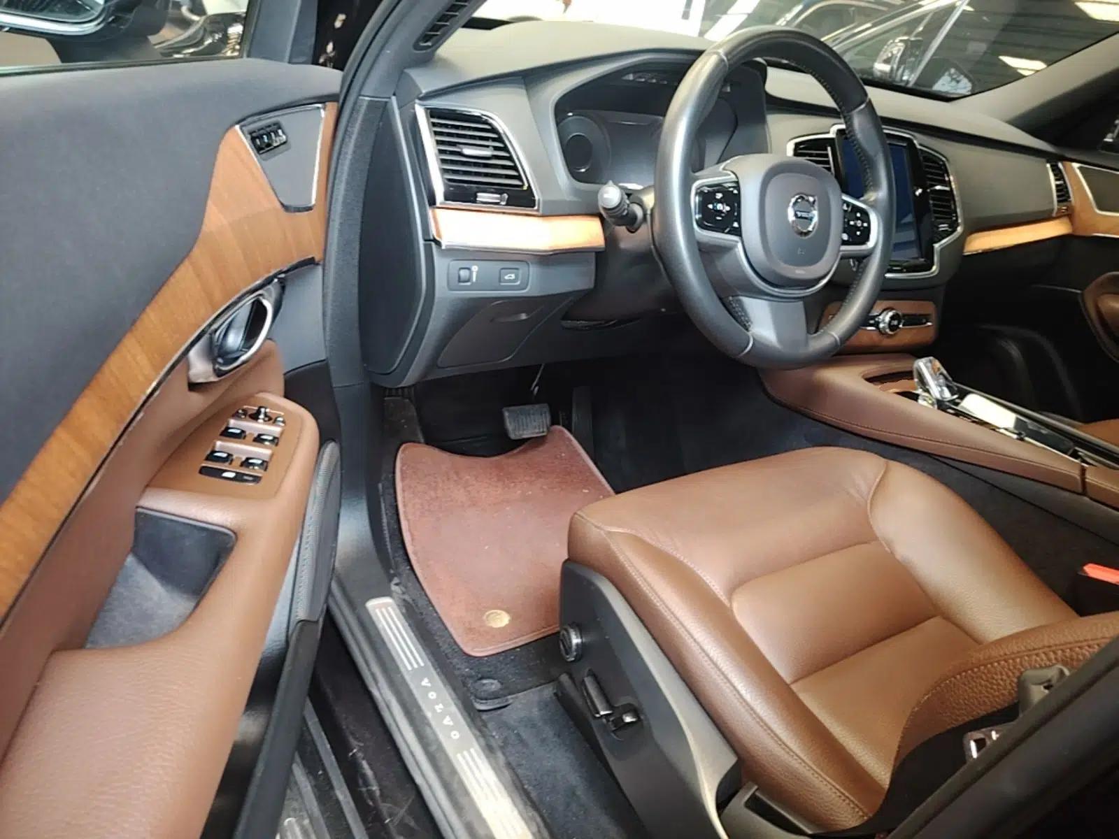 Volvo XC90 2022 B6 Zhiyi Luxury Edition 7-Seater — миниатюра 18