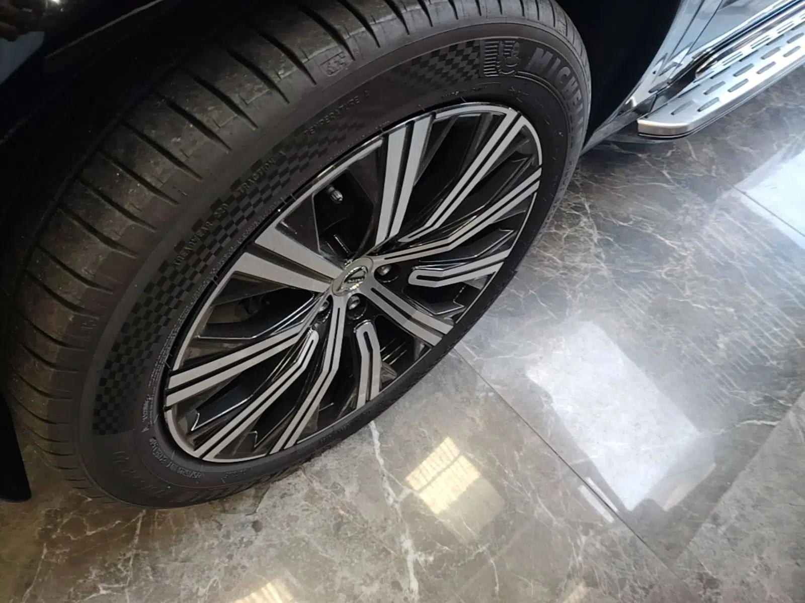 Volvo XC90 2022 B6 Zhiyi Luxury Edition 7-Seater — миниатюра 10