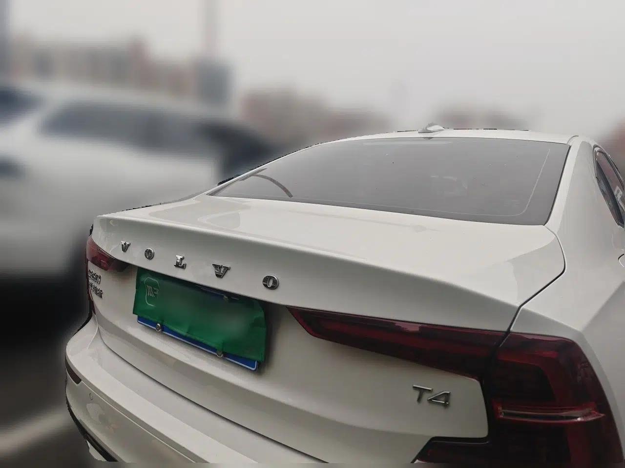 Volvo S60 2021 T4 Zhiyuan Sport Edition — миниатюра 5