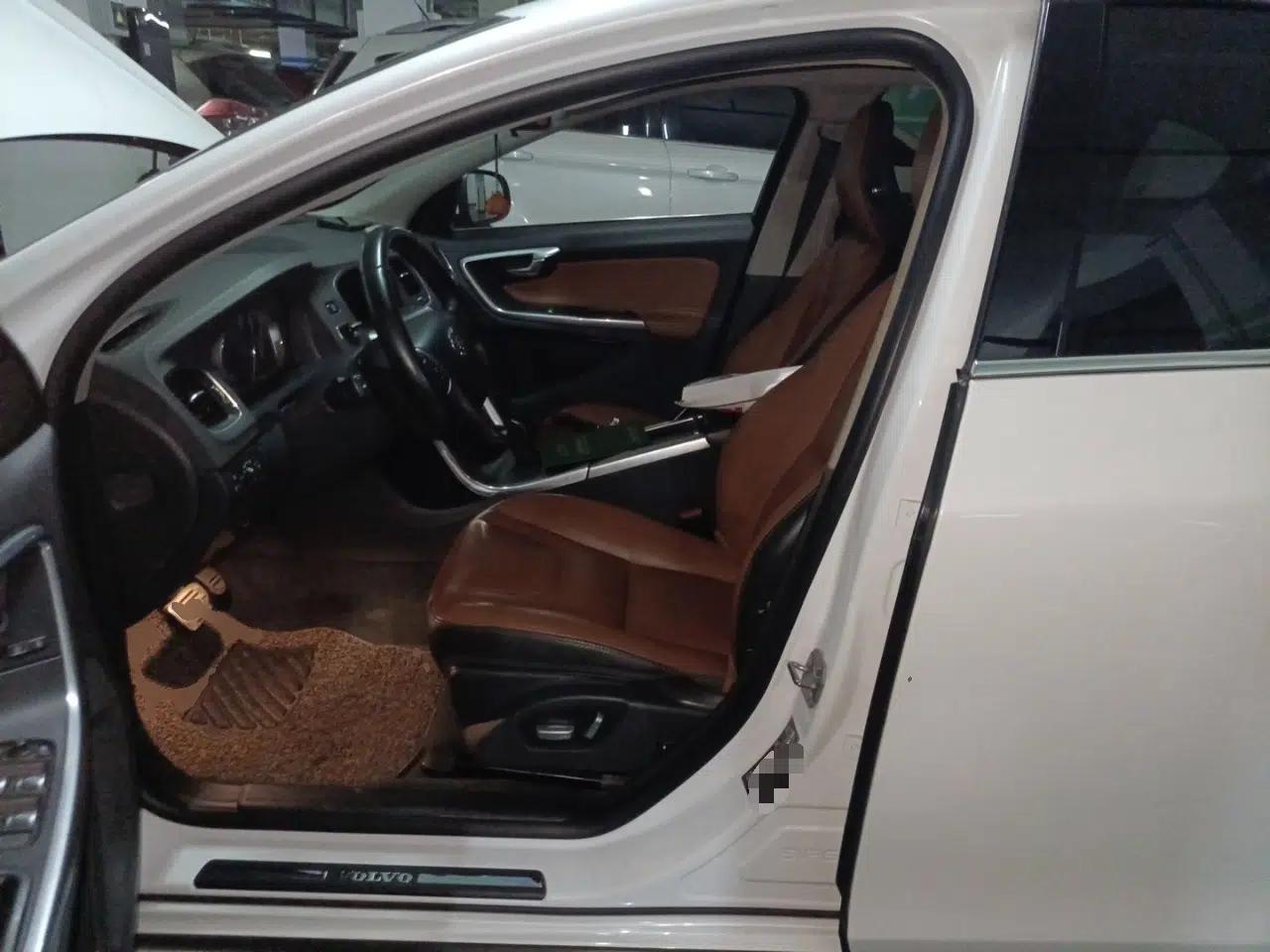 Volvo S60 2017 S60L T4 Smart Range Edition — миниатюра 16