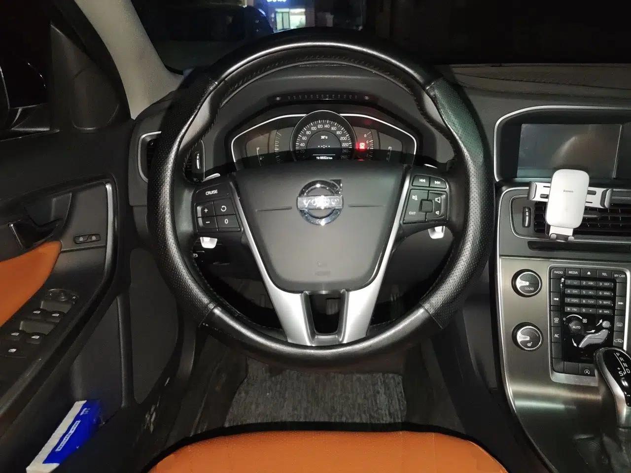 Volvo S60 2014 S60L 2.0T Zhiyuan Edition — миниатюра 10