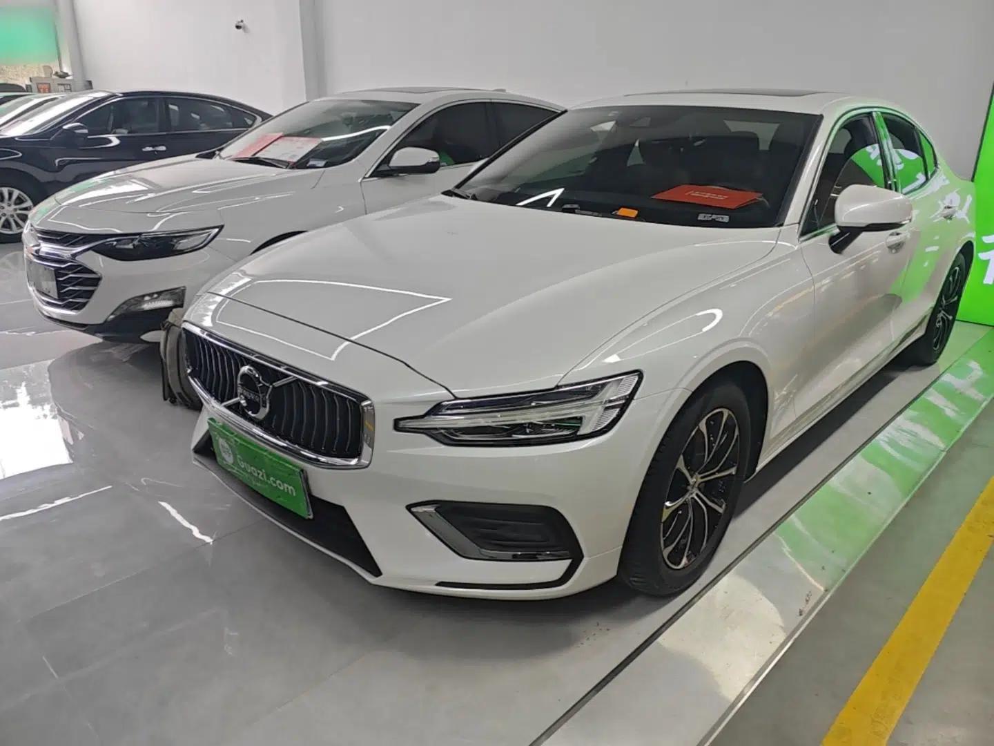 Volvo S60 2021 T4 Zhiyi Luxury Edition — миниатюра 1