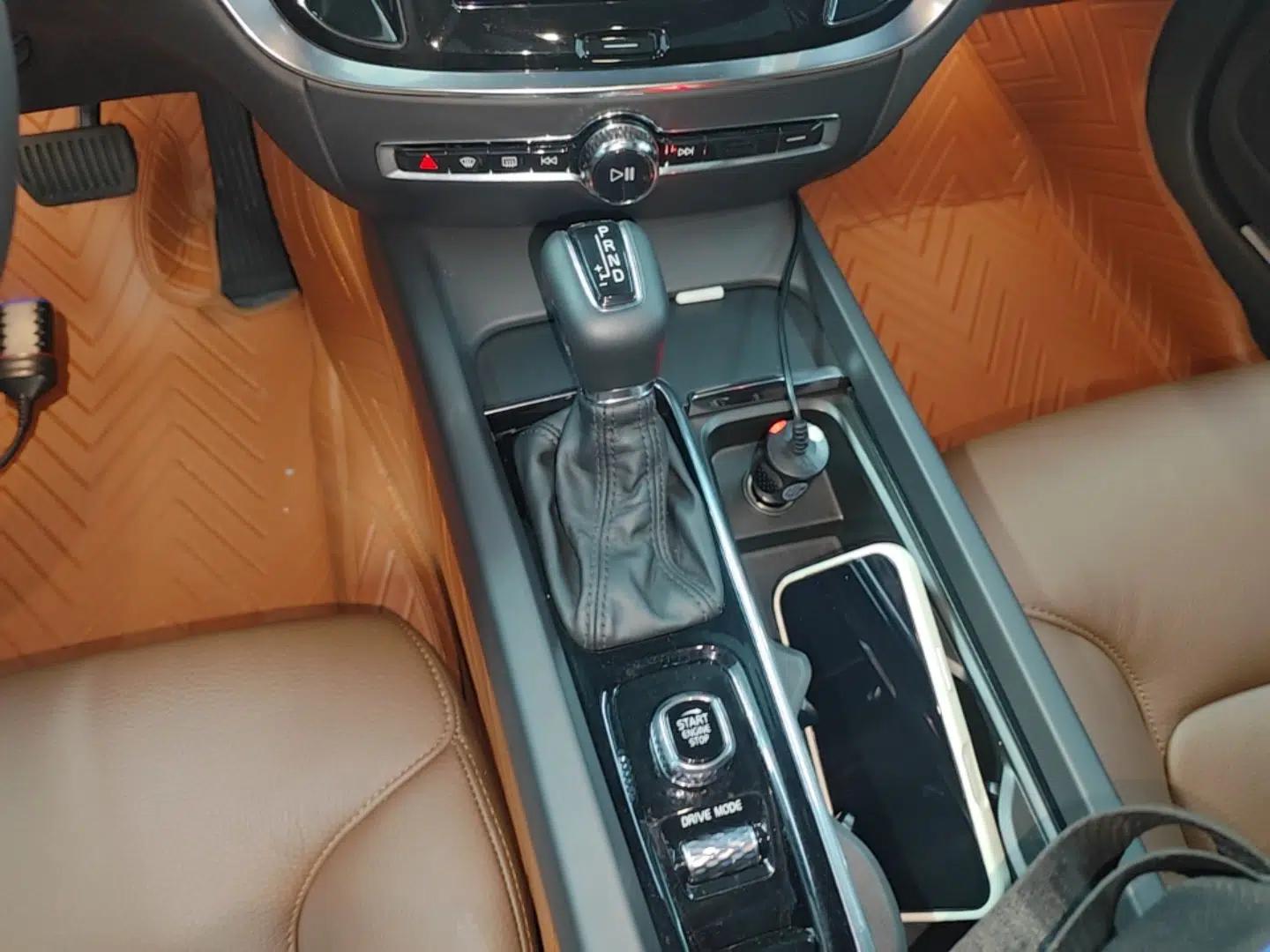 Volvo S60 2021 T4 Zhiyi Luxury Edition — миниатюра 16