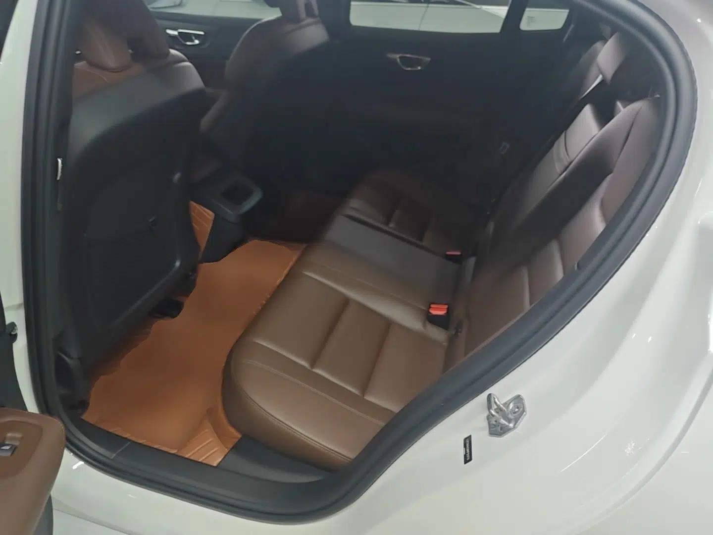 Volvo S60 2021 T4 Zhiyi Luxury Edition — миниатюра 20
