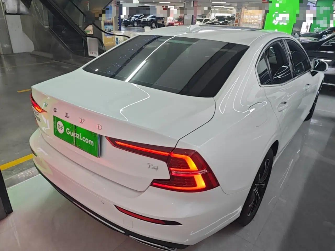 Volvo S60 2021 T4 Zhiyi Luxury Edition — миниатюра 5