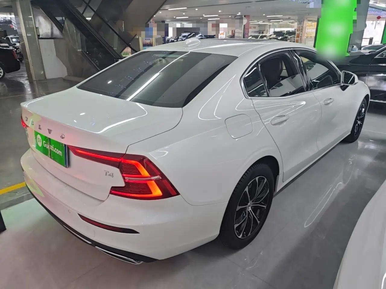 Volvo S60 2021 T4 Zhiyi Luxury Edition — миниатюра 6