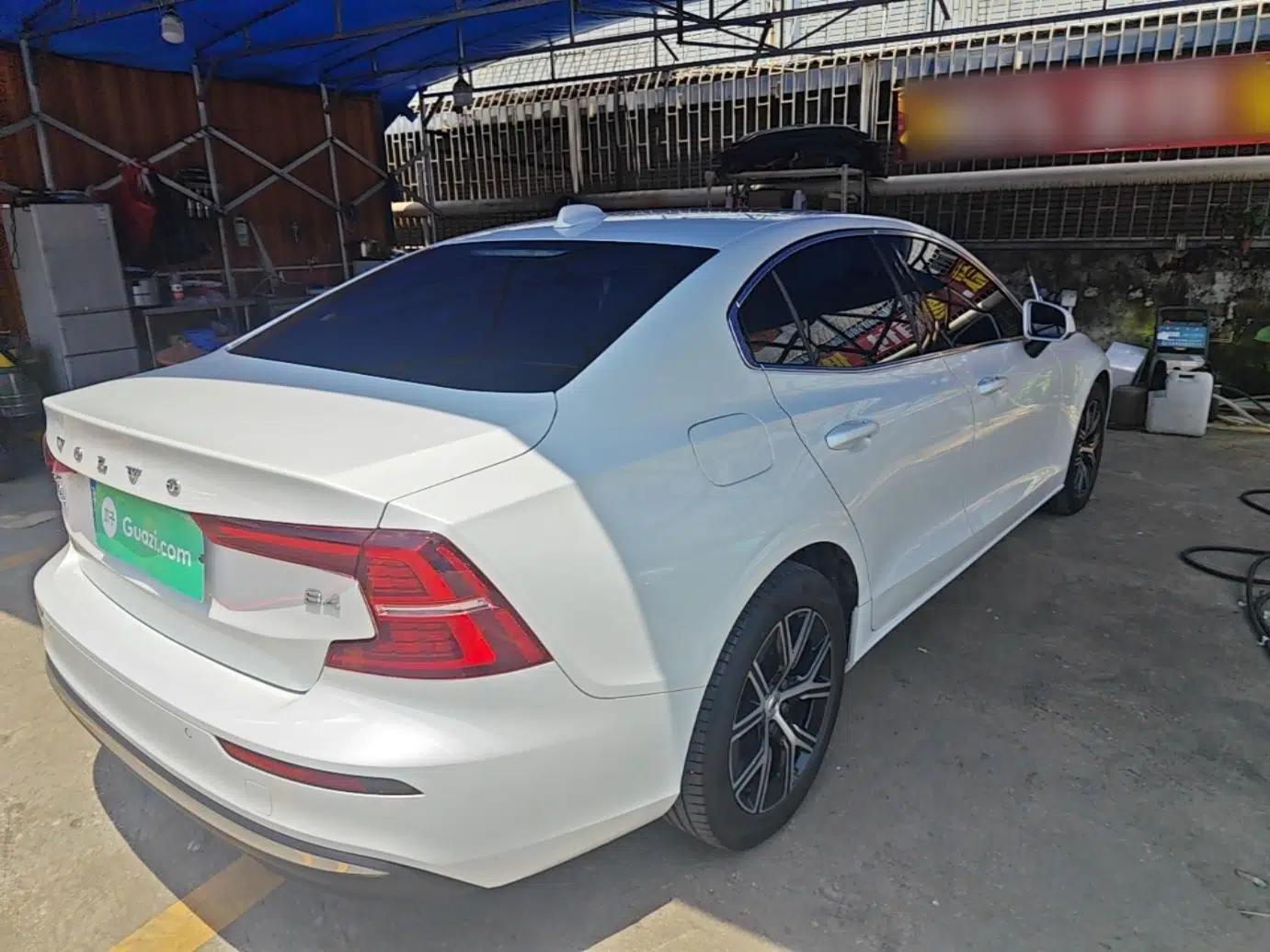 Volvo S60 2024 B4 Zhiyi Luxury Edition — миниатюра 6