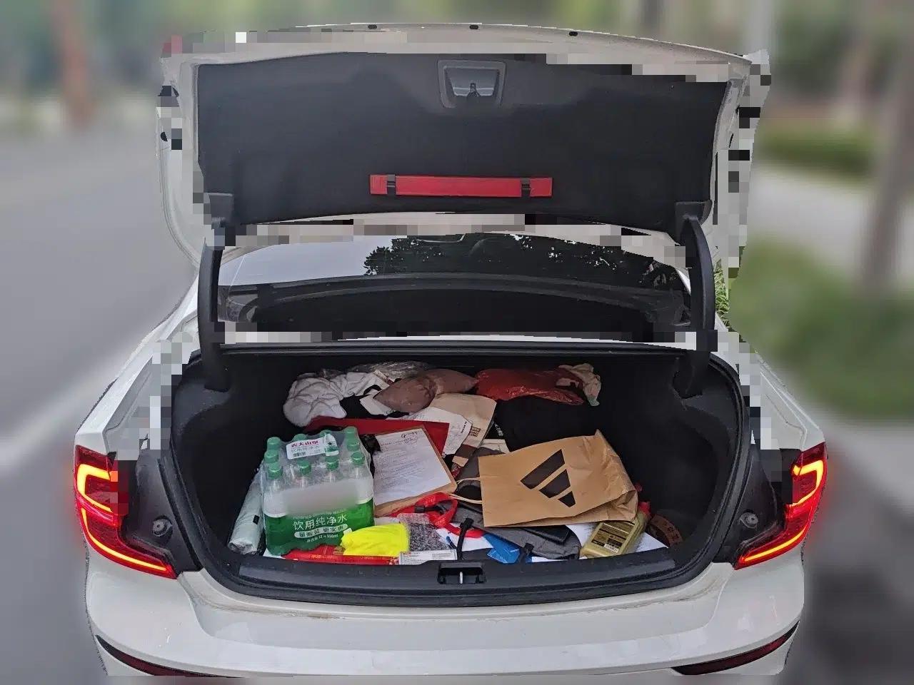 Volvo S60 2021 T4 Zhiyi Luxury Edition — миниатюра 19