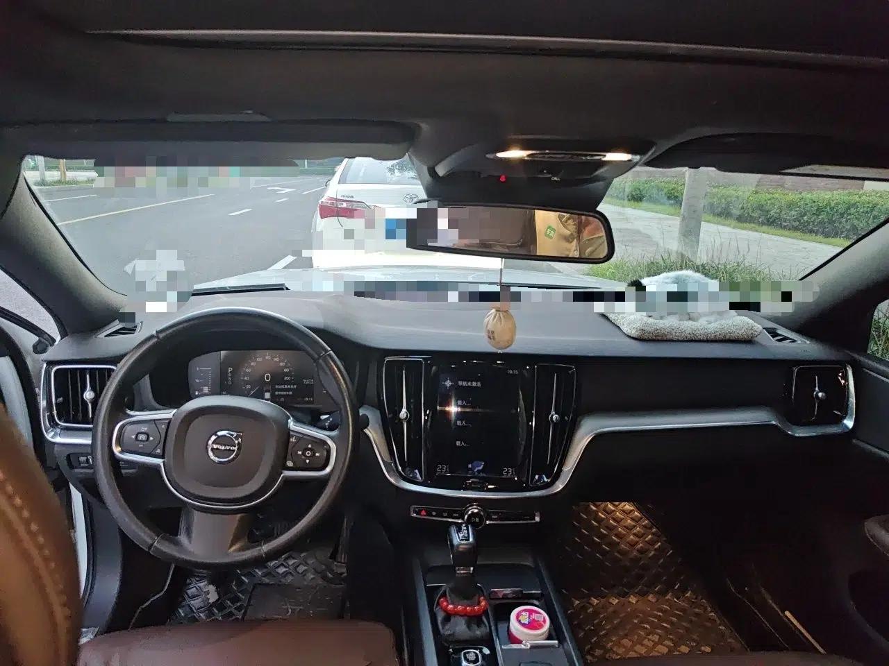 Volvo S60 2021 T4 Zhiyi Luxury Edition — миниатюра 9