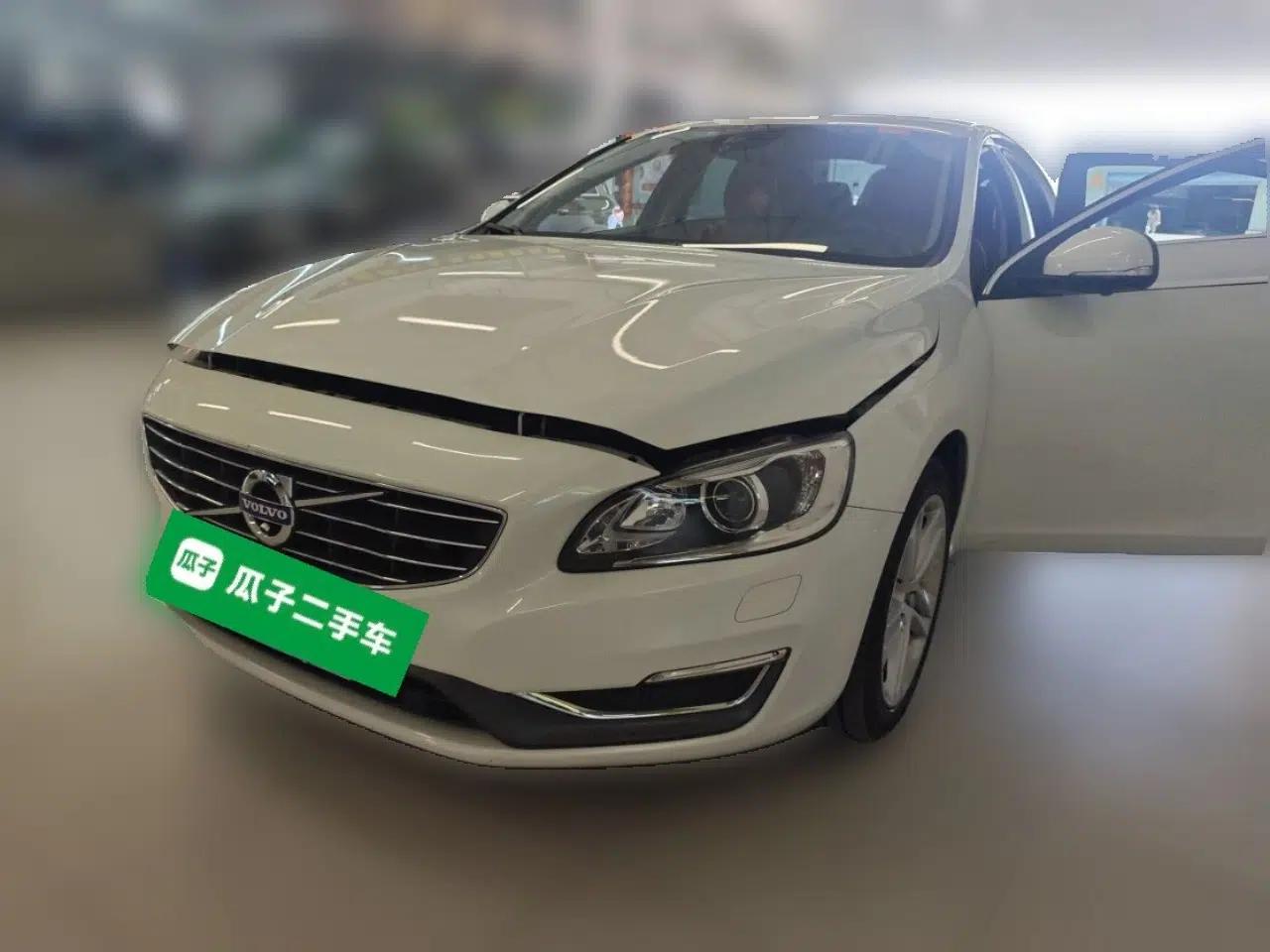 Volvo S60 2016 S60L T5 Intelligent Drive Edition — миниатюра 1