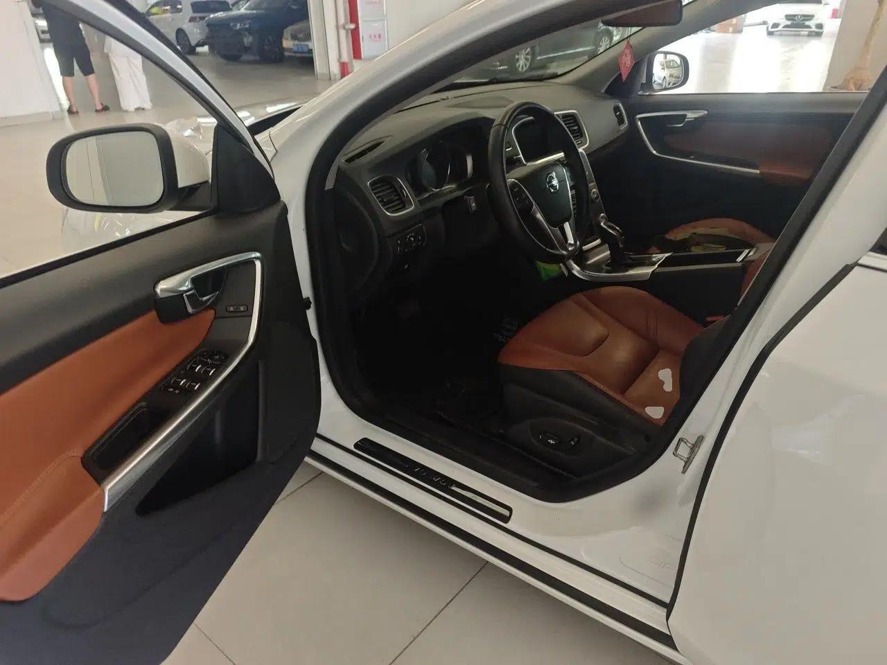 Volvo S60 2016 S60L T5 Intelligent Drive Edition — миниатюра 16