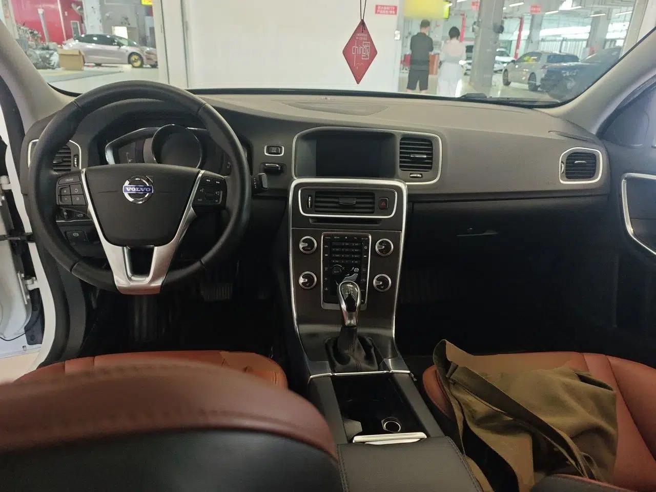 Volvo S60 2016 S60L T5 Intelligent Drive Edition — миниатюра 9