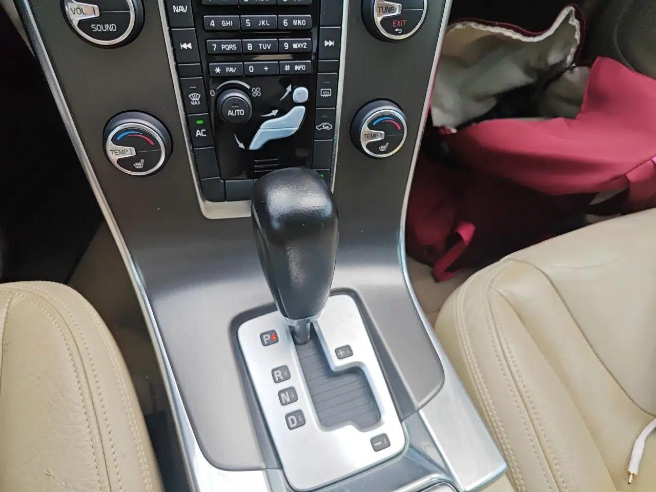 Volvo S60 2012 T5 Zhiya Edition — миниатюра 14