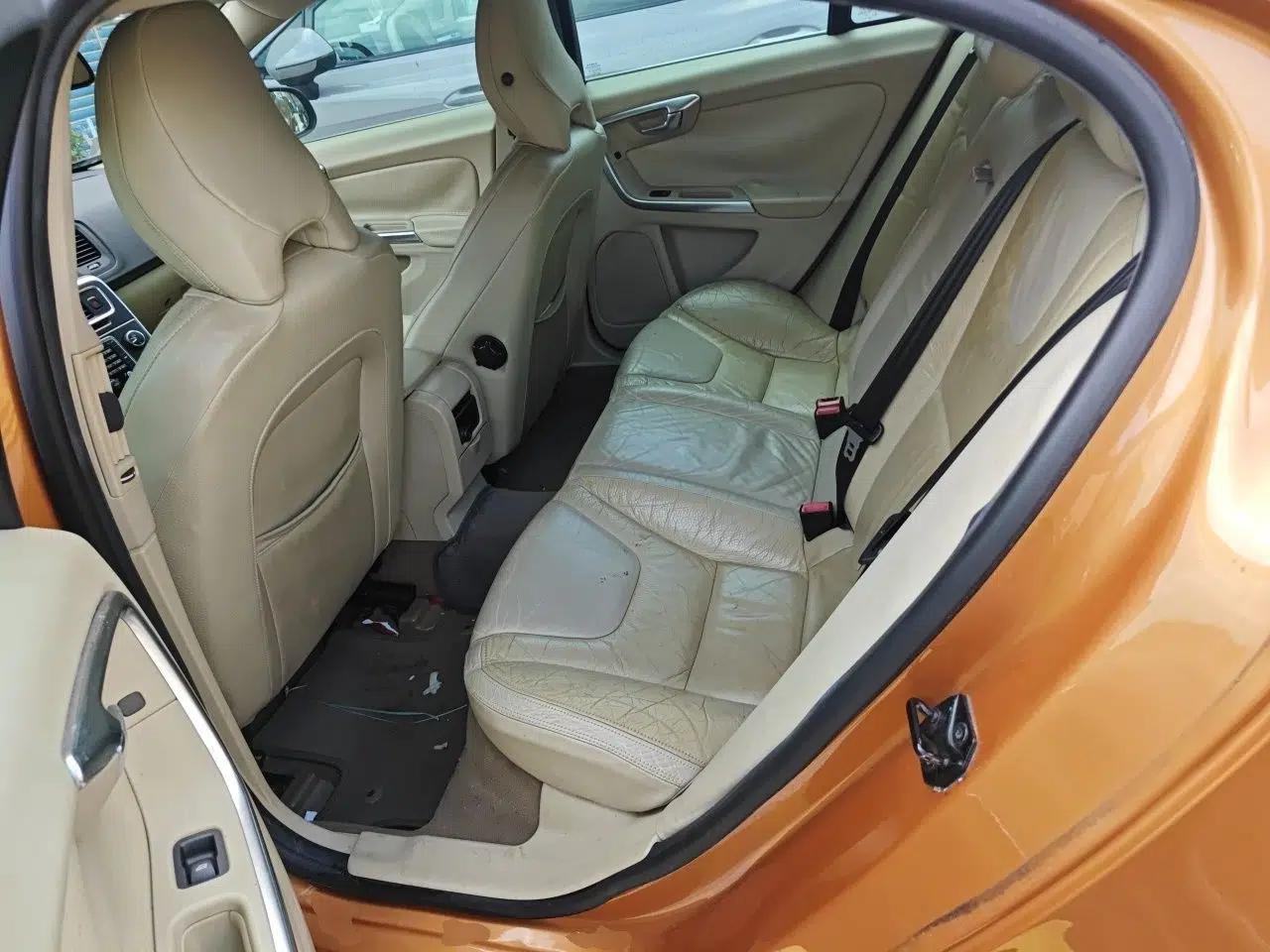 Volvo S60 2012 T5 Zhiya Edition — миниатюра 17