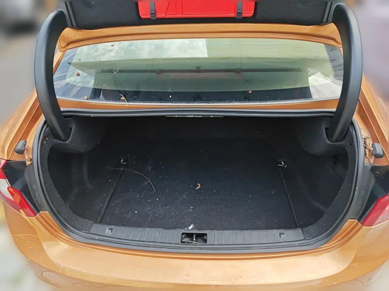 Volvo S60 2012 T5 Zhiya Edition — миниатюра 19
