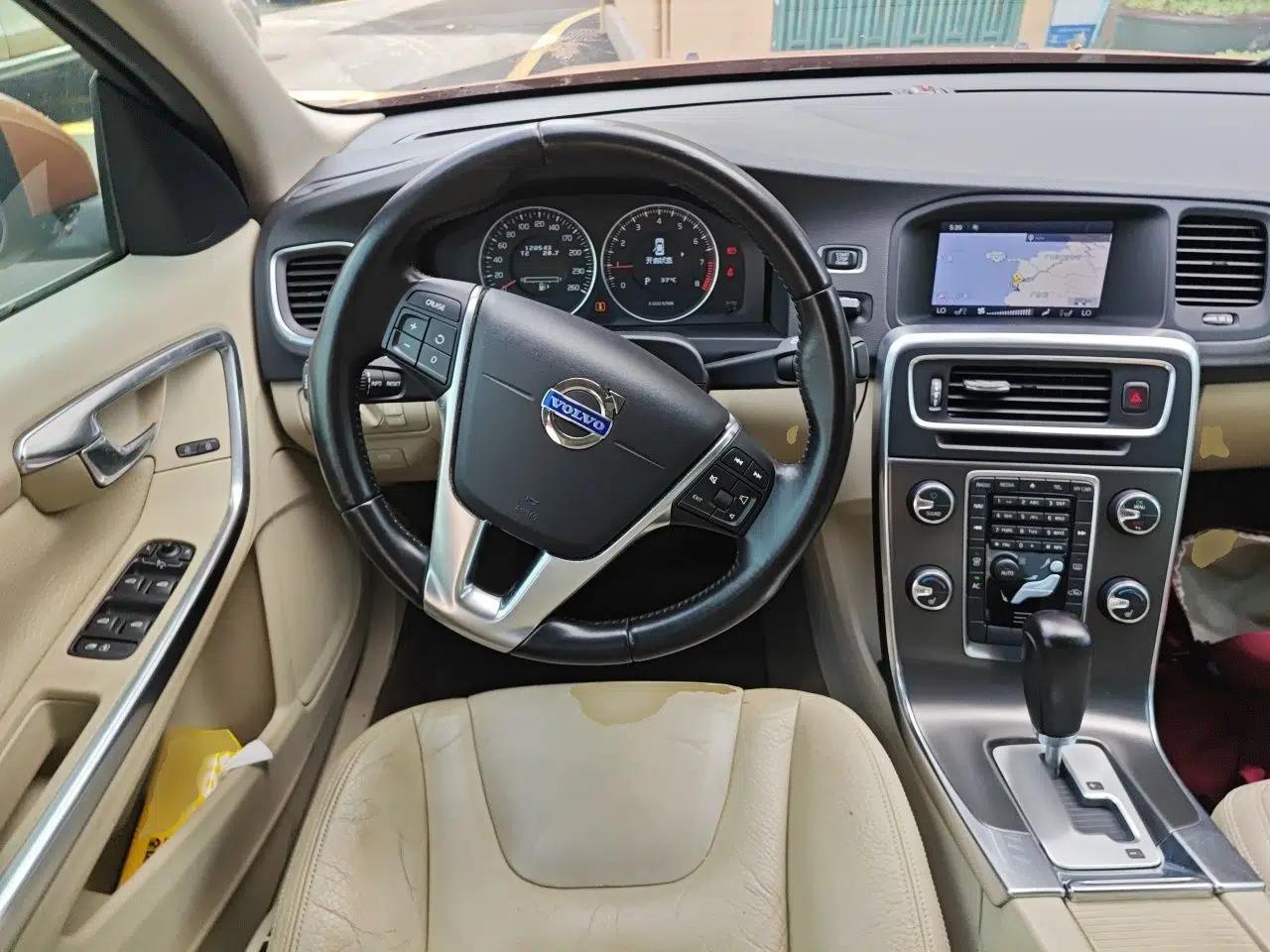 Volvo S60 2012 T5 Zhiya Edition — миниатюра 10