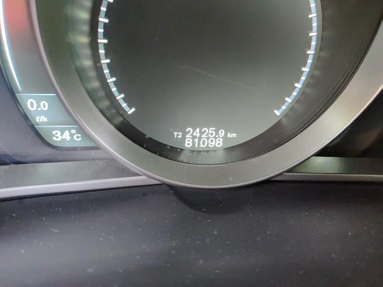 Volvo V40 2016 T3 Zhiyi Edition — миниатюра 12
