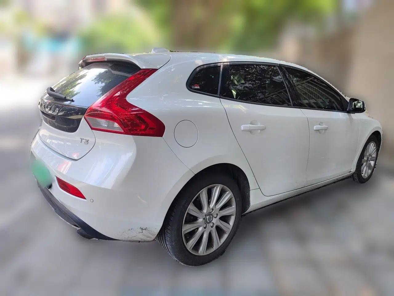 Volvo V40 2016 T3 Zhiyi Edition — миниатюра 6