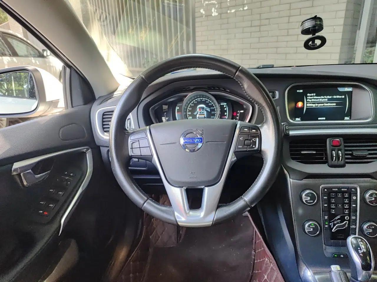 Volvo V40 2016 T3 Zhiyi Edition — миниатюра 10