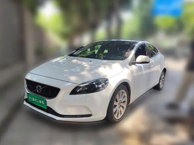 Volvo V40 2016 T3 Zhiyi Edition