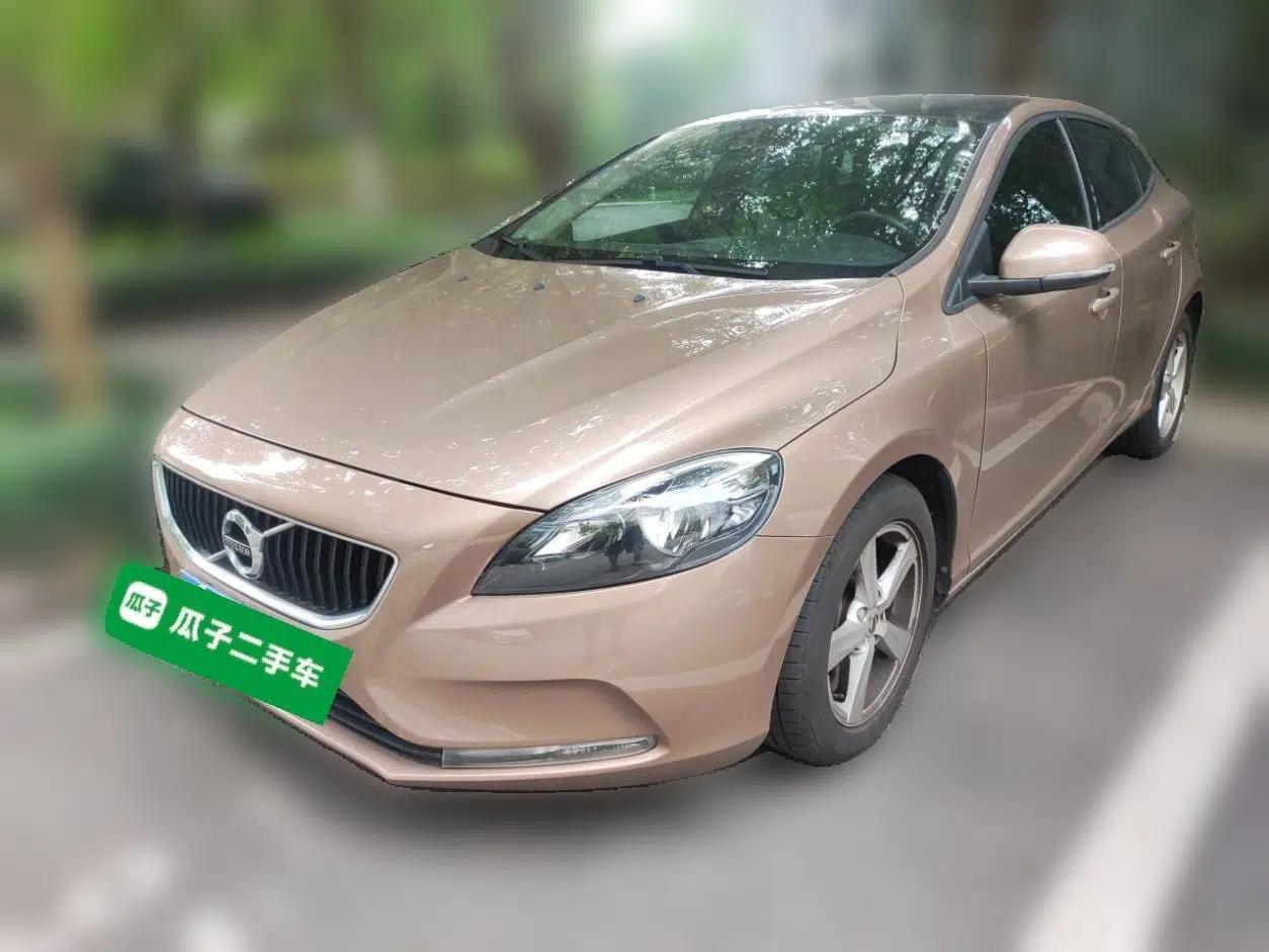 Volvo V40 2017 T3 Smart Edition — миниатюра 1