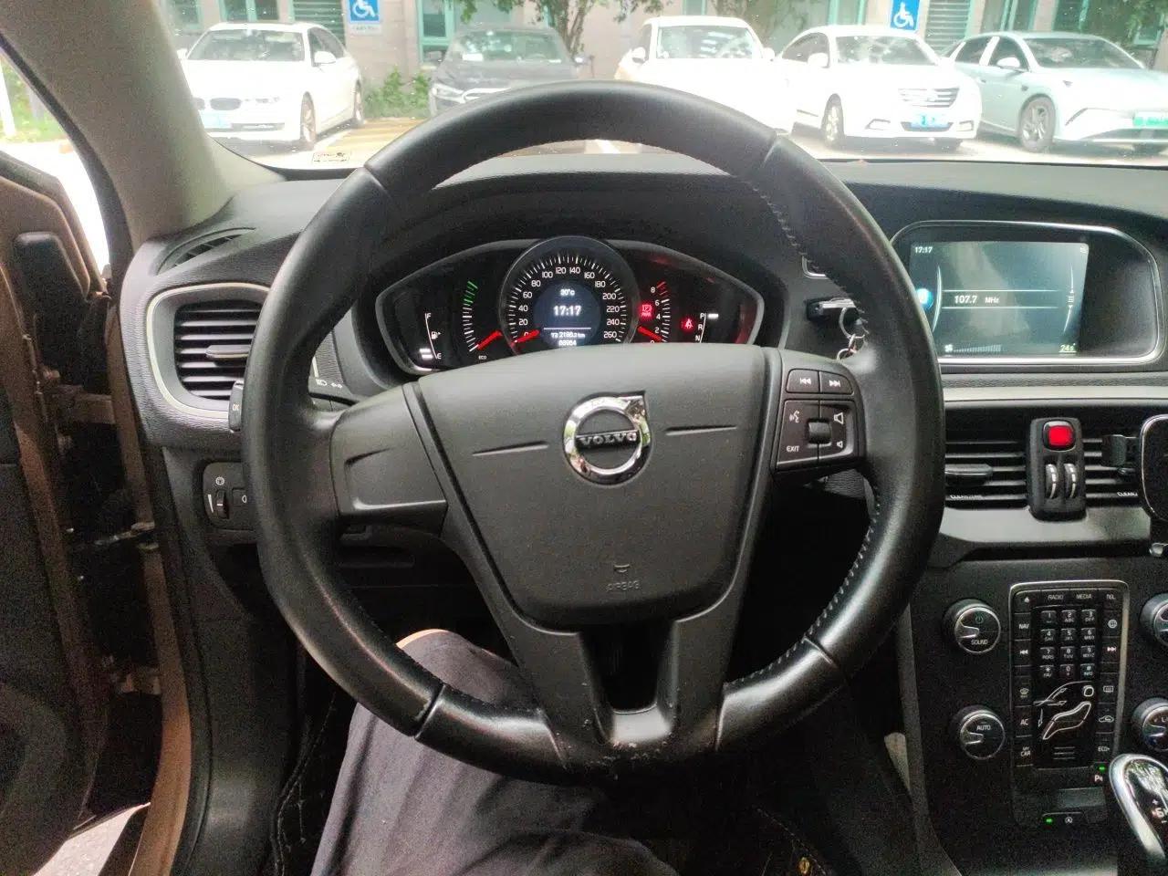 Volvo V40 2017 T3 Smart Edition — миниатюра 10