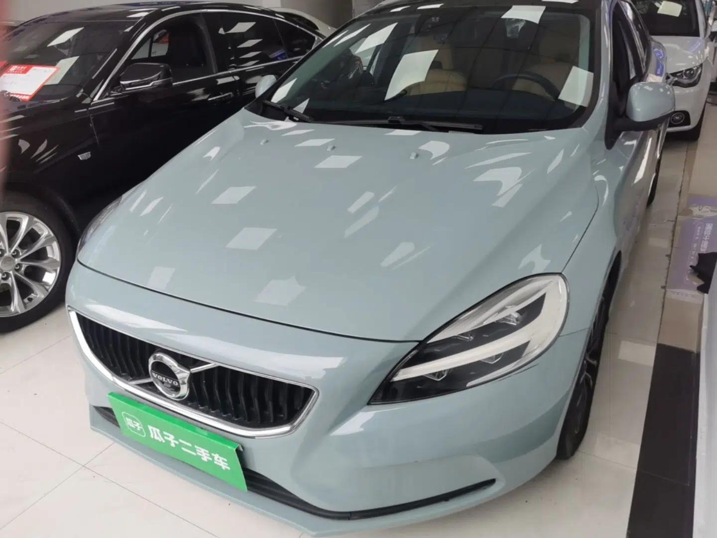 Volvo V40 2017 T3 Zhiyi Edition — миниатюра 1