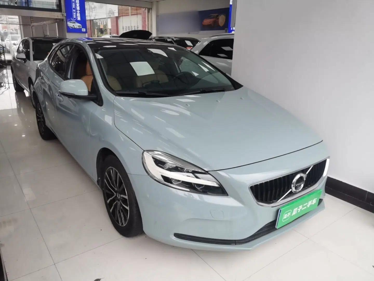 Volvo V40 2017 T3 Zhiyi Edition — миниатюра 2