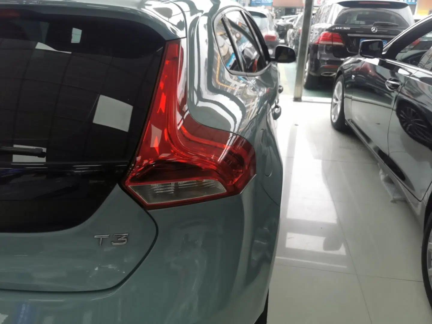 Volvo V40 2017 T3 Zhiyi Edition — миниатюра 9