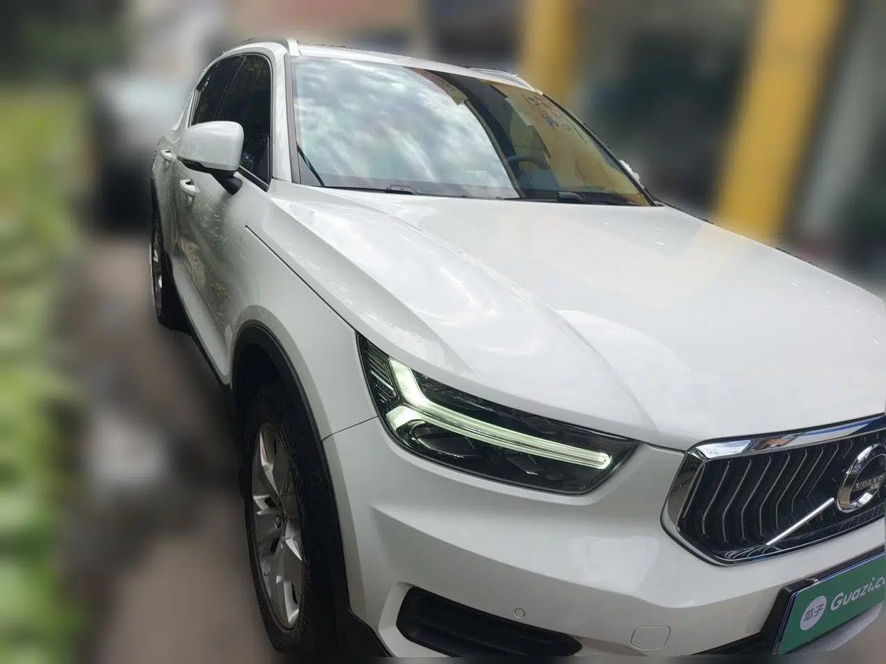 Volvo XC40 2022 T4 Four-Wheel Drive Smart & Stylish Edition — миниатюра 3